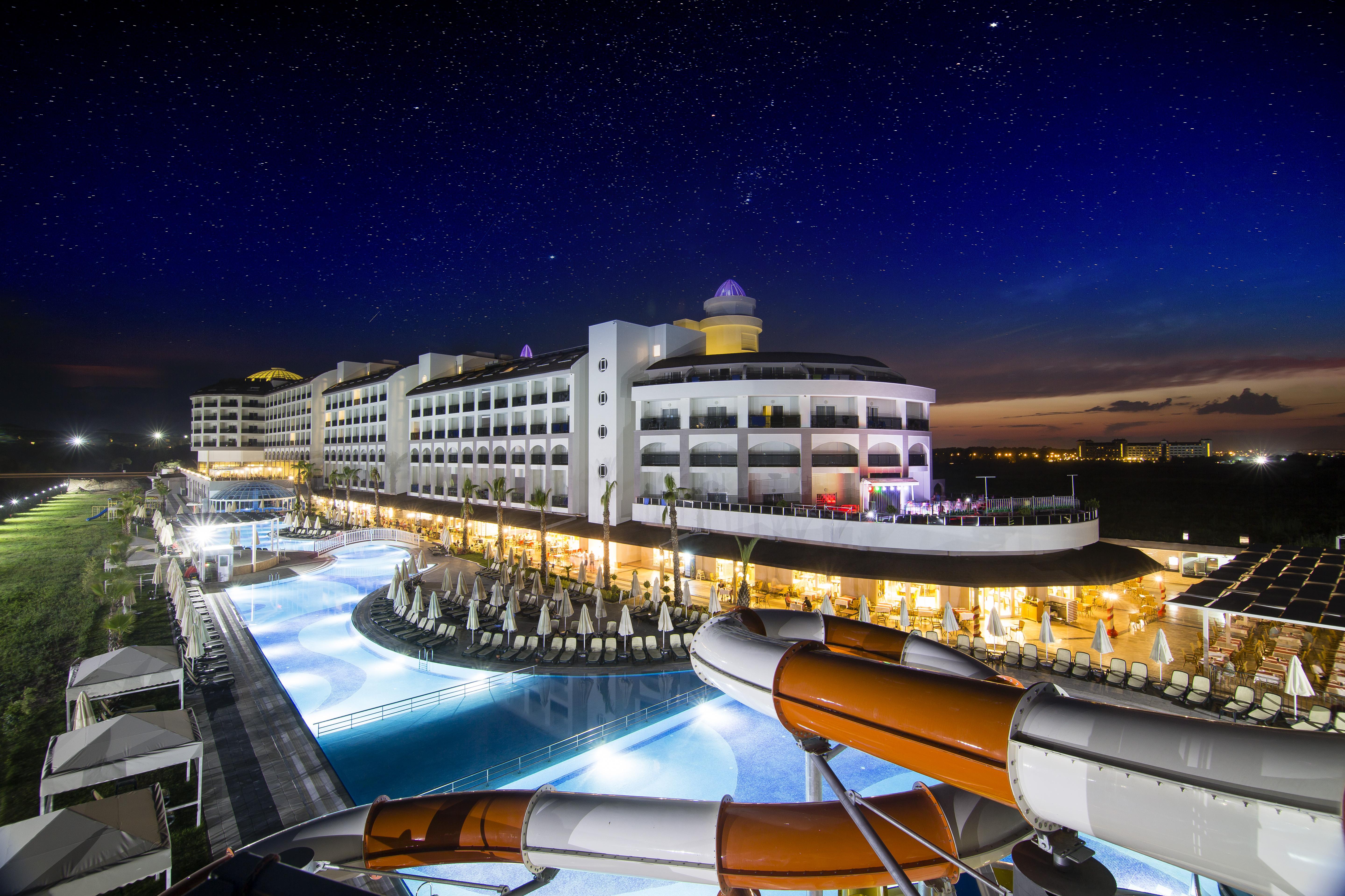 Port River Hotel & Spa Side Exterior photo